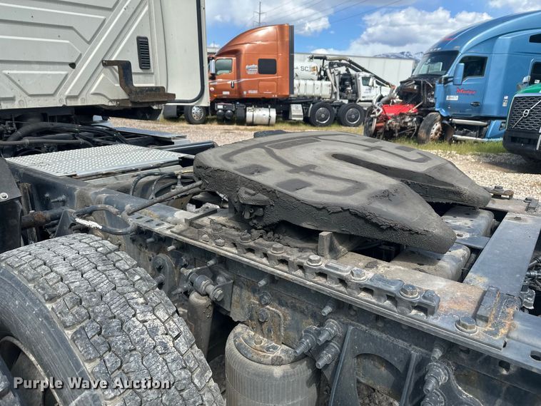 image for item YA3319 2016 International ProStar Plus semi truck
