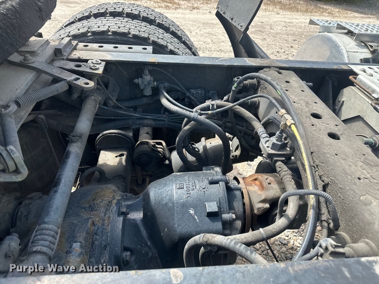 image for item YA3319 2016 International ProStar Plus semi truck