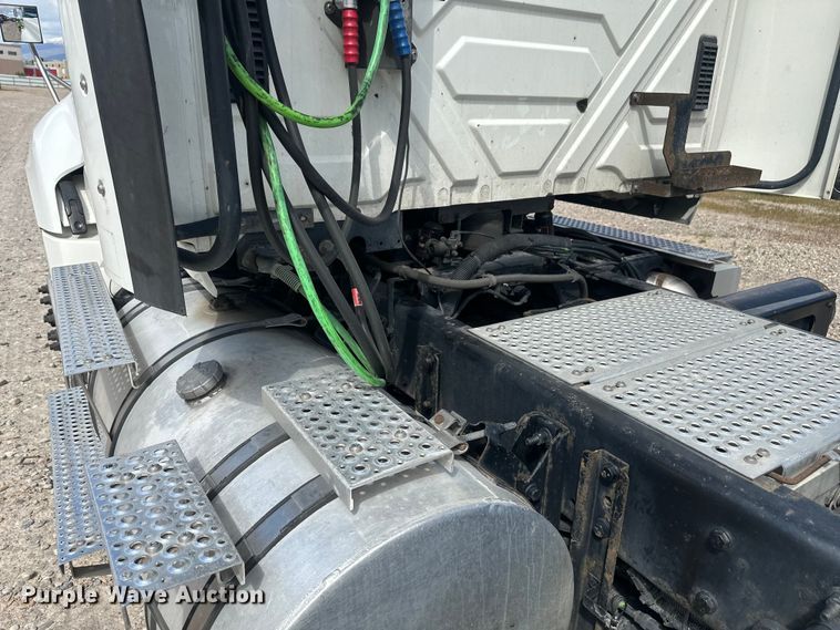 image for item YA3319 2016 International ProStar Plus semi truck