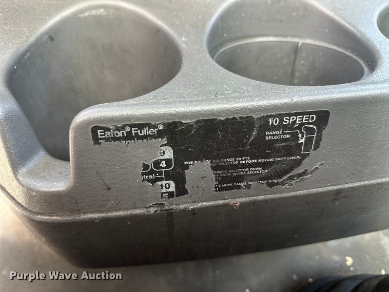 image for item YA3319 2016 International ProStar Plus semi truck