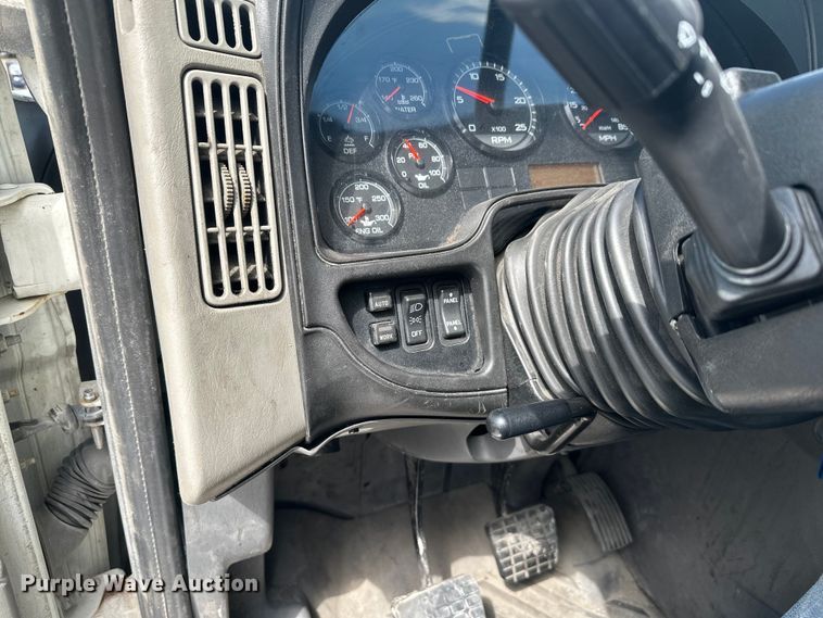 image for item YA3319 2016 International ProStar Plus semi truck