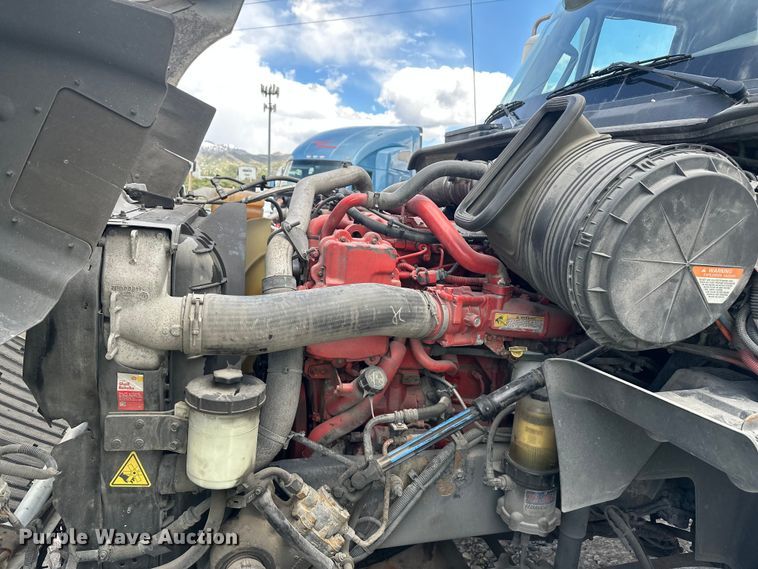 image for item YA3319 2016 International ProStar Plus semi truck