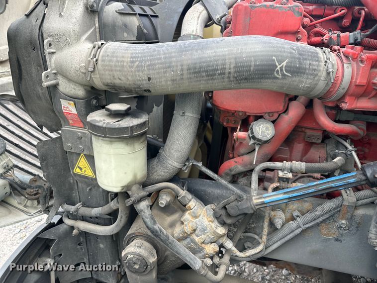 image for item YA3319 2016 International ProStar Plus semi truck
