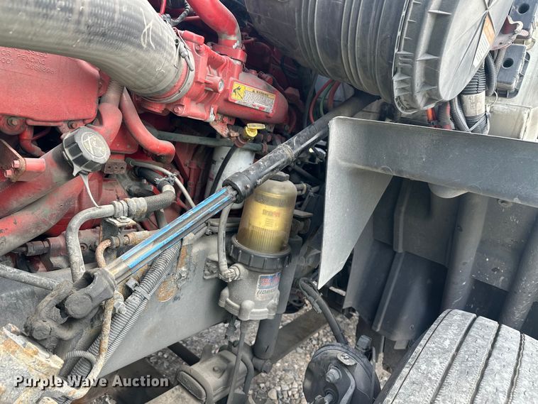 image for item YA3319 2016 International ProStar Plus semi truck