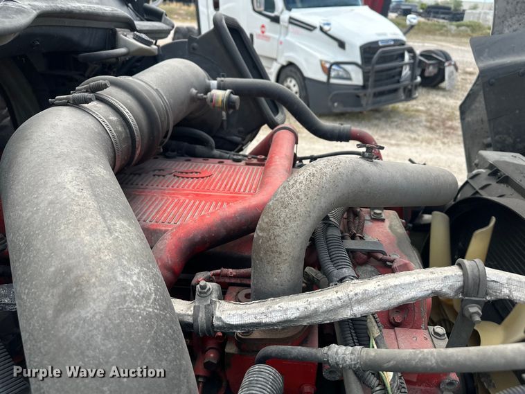 image for item YA3319 2016 International ProStar Plus semi truck