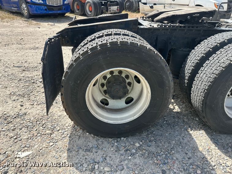 image for item YA3319 2016 International ProStar Plus semi truck