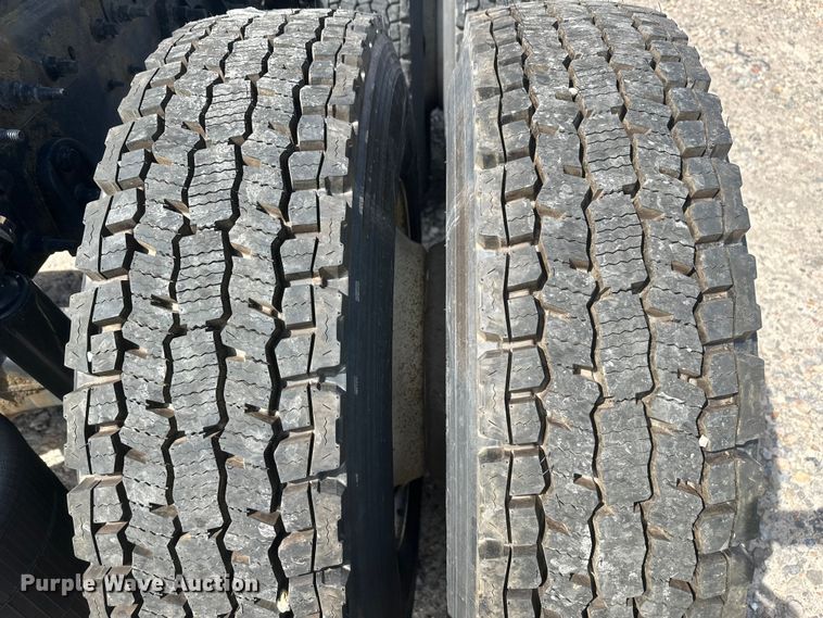 image for item YA3319 2016 International ProStar Plus semi truck
