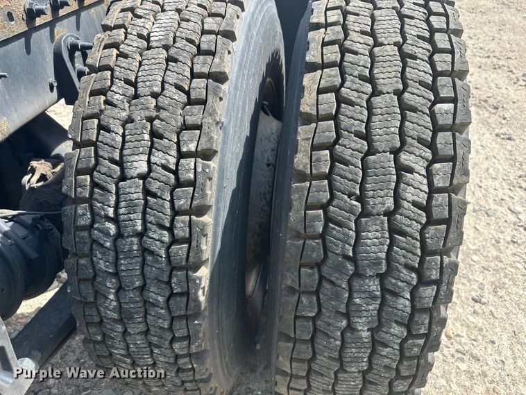 image for item YA3319 2016 International ProStar Plus semi truck