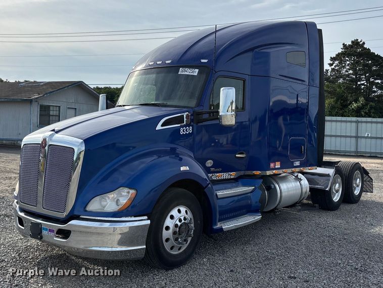 image for item YA3334 2019 Kenworth T680 semi truck