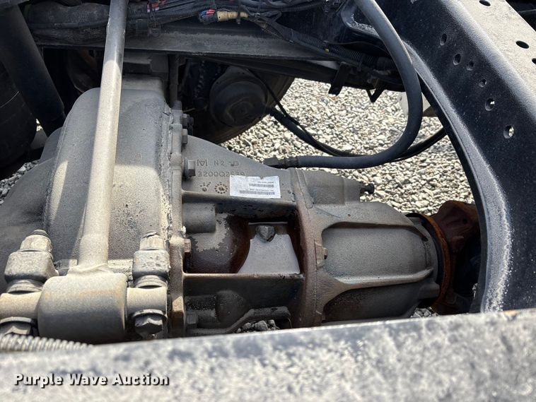 image for item YA3334 2019 Kenworth T680 semi truck