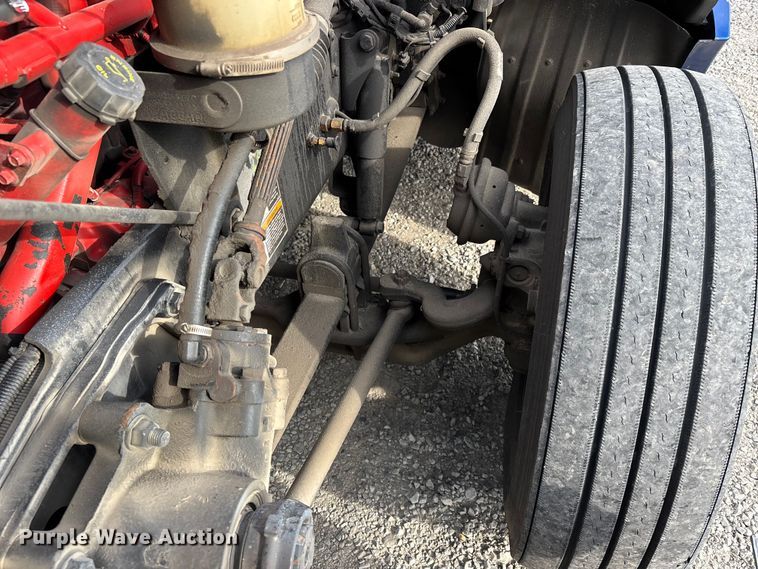 image for item YA3334 2019 Kenworth T680 semi truck