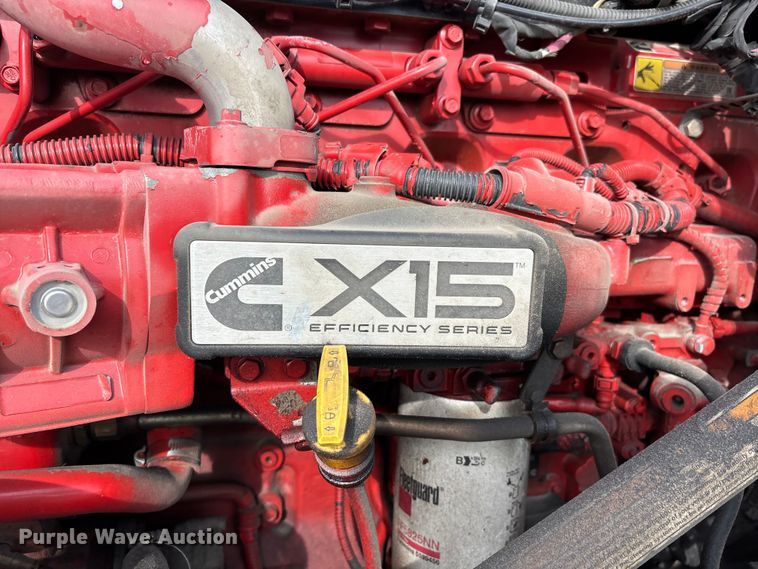 image for item YA3334 2019 Kenworth T680 semi truck