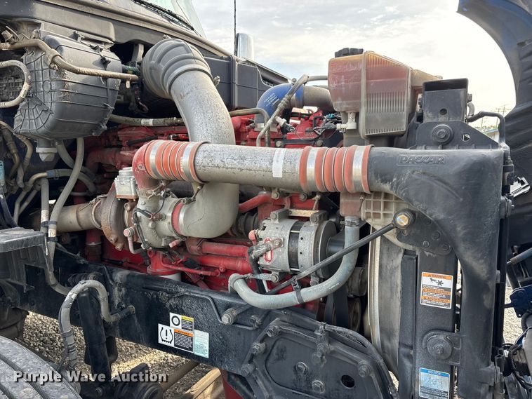 image for item YA3334 2019 Kenworth T680 semi truck