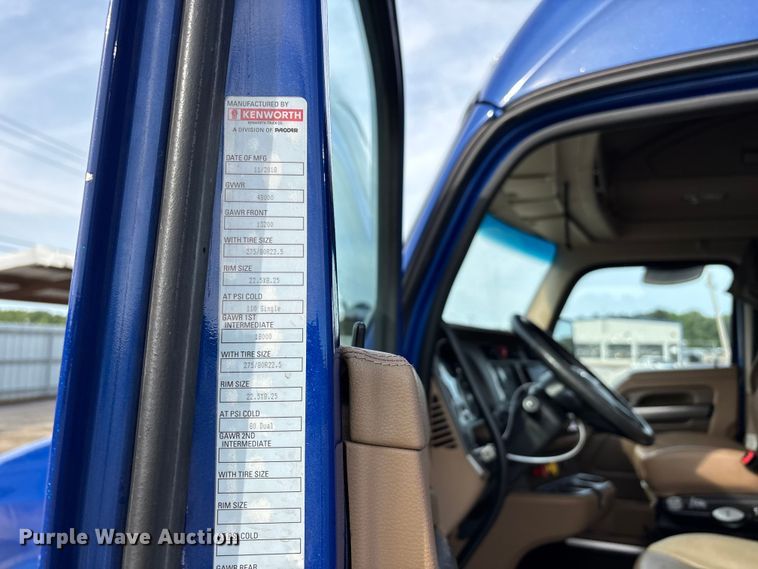 image for item YA3334 2019 Kenworth T680 semi truck