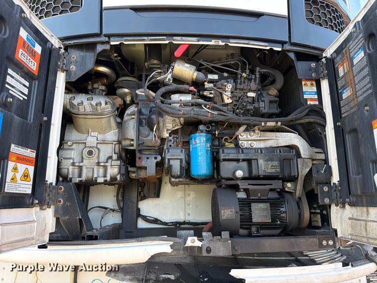 image for item YA3336 2017 Wabash RFALHSA refrigerated van trailer