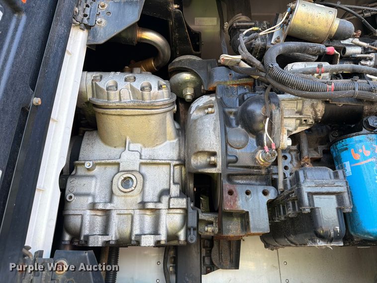 image for item YA3336 2017 Wabash RFALHSA refrigerated van trailer