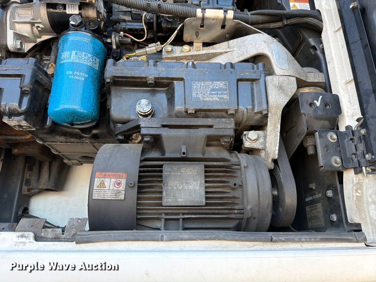 image for item YA3337 2017 Wabash RFALHSA refrigerated van trailer
