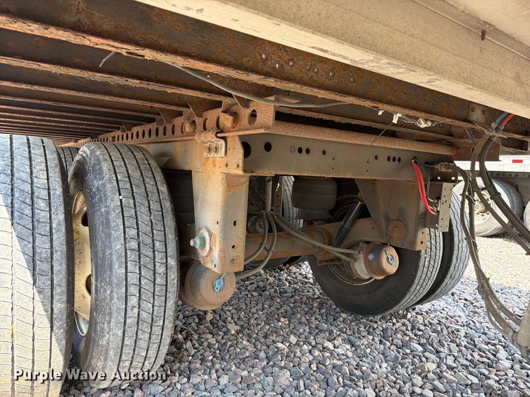 image for item YA3338 2017 Wabash RFALHSA refrigerated van trailer