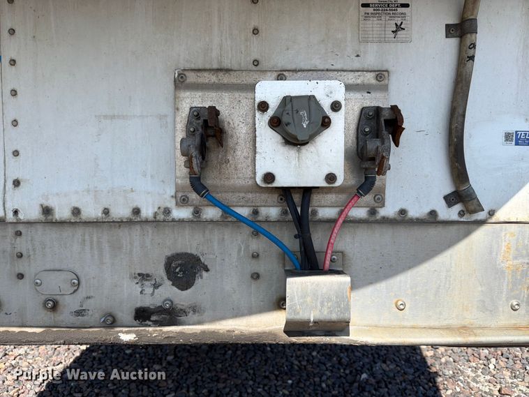 image for item YA3340 2017 Wabash RFALHSA refrigerated van trailer