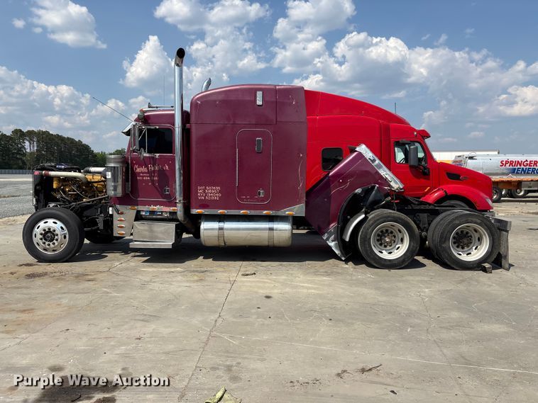 image for item YA3342 2000 Peterbilt 379 semi truck