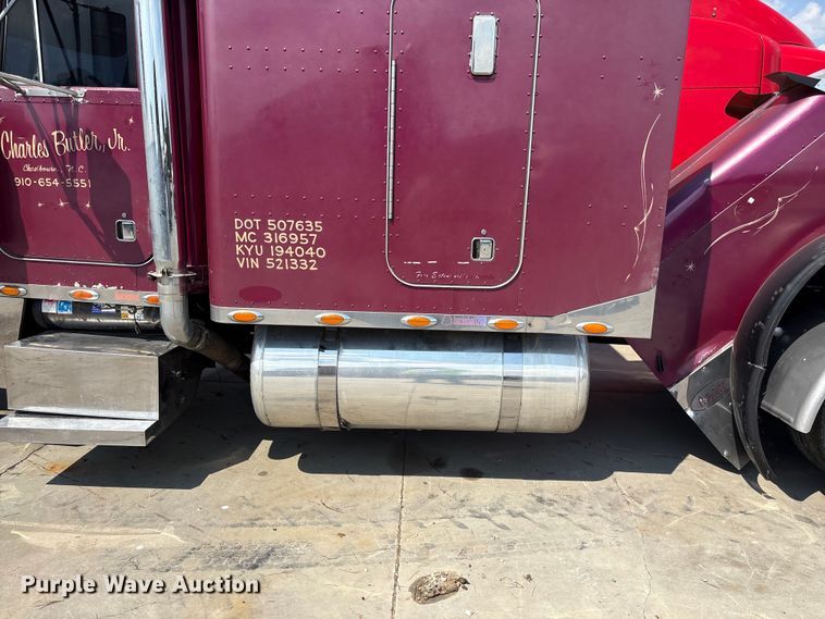 image for item YA3342 2000 Peterbilt 379 semi truck
