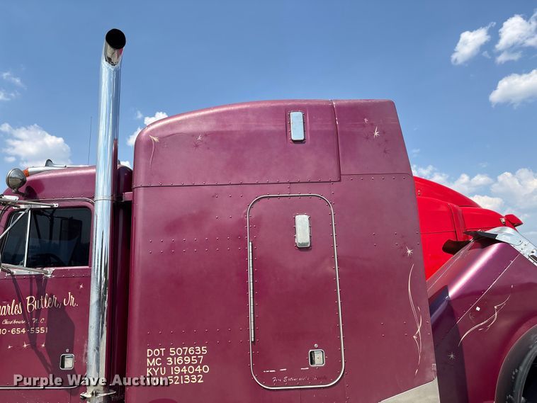 image for item YA3342 2000 Peterbilt 379 semi truck