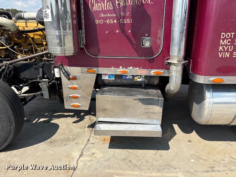 image for item YA3342 2000 Peterbilt 379 semi truck
