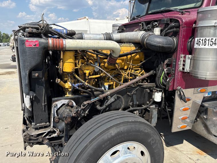 image for item YA3342 2000 Peterbilt 379 semi truck