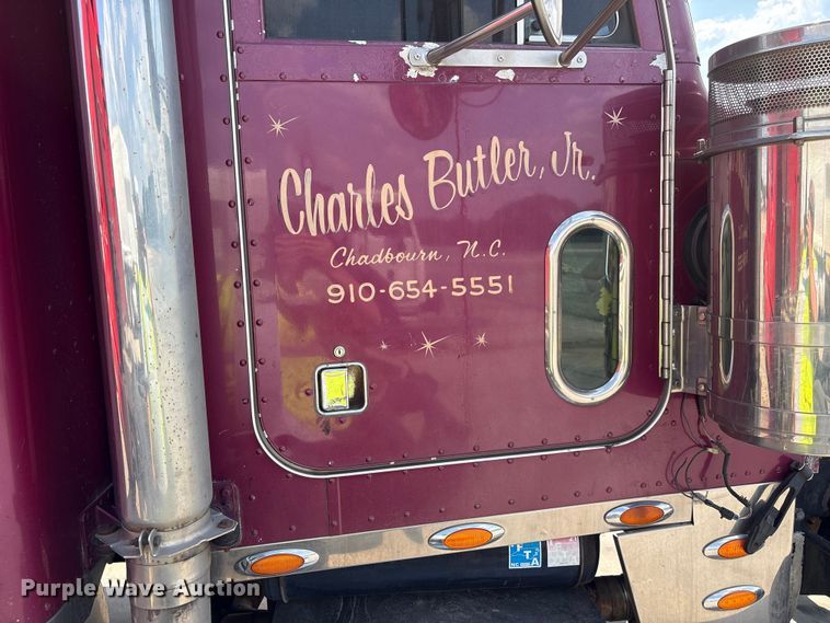 image for item YA3342 2000 Peterbilt 379 semi truck