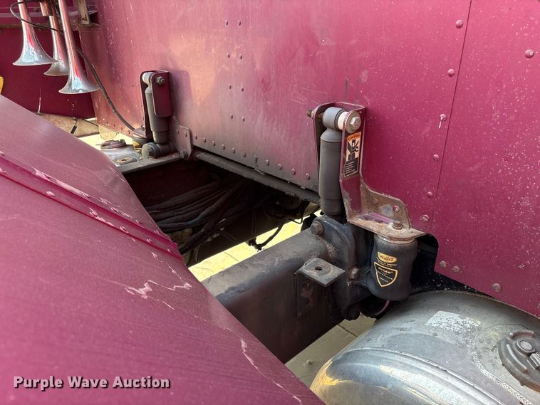 image for item YA3342 2000 Peterbilt 379 semi truck