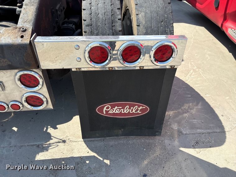 image for item YA3342 2000 Peterbilt 379 semi truck