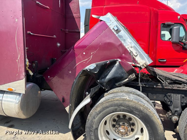 image for item YA3342 2000 Peterbilt 379 semi truck