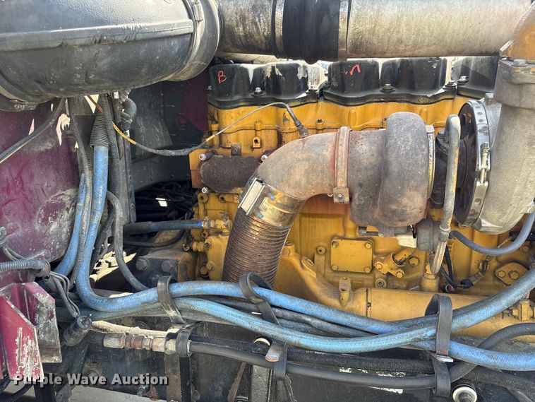 image for item YA3342 2000 Peterbilt 379 semi truck