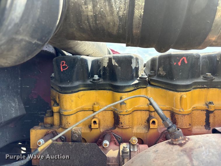 image for item YA3342 2000 Peterbilt 379 semi truck