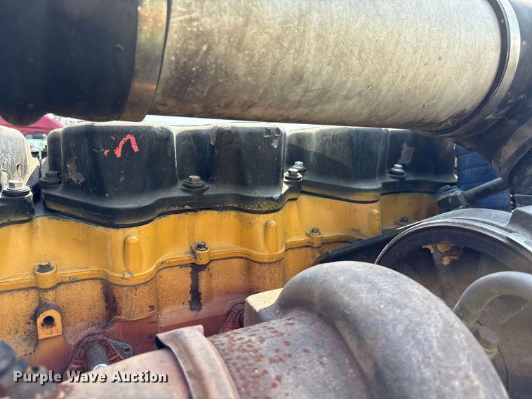 image for item YA3342 2000 Peterbilt 379 semi truck