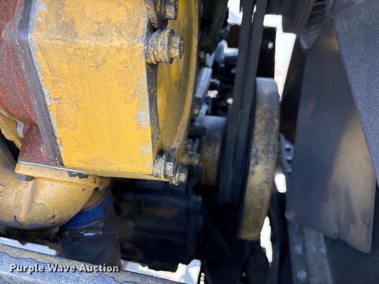 image for item YA3342 2000 Peterbilt 379 semi truck