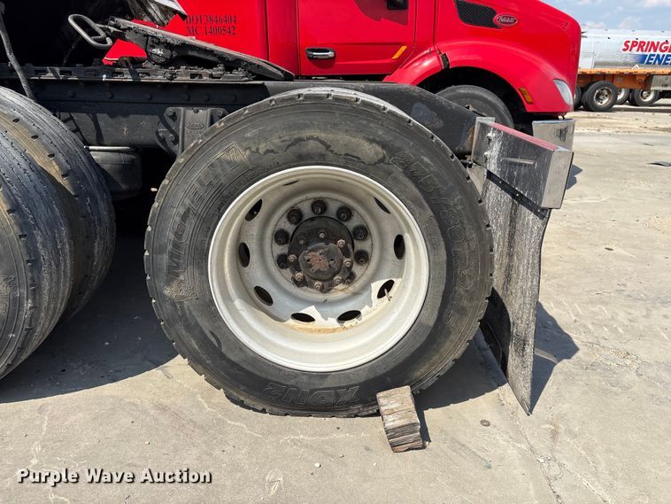 image for item YA3342 2000 Peterbilt 379 semi truck