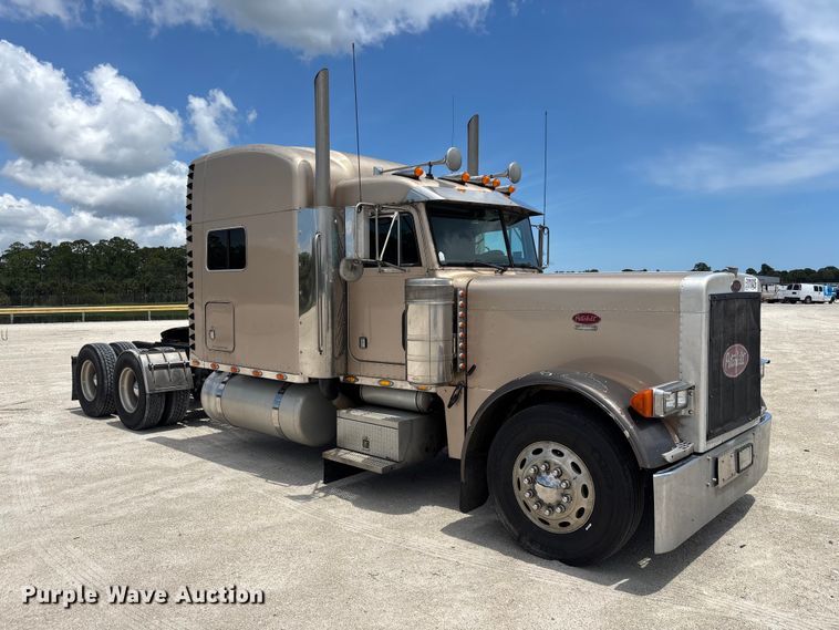 image for item YA3359 2003 Peterbilt 379 semi truck