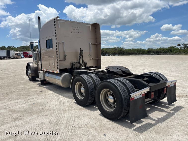 image for item YA3359 2003 Peterbilt 379 semi truck