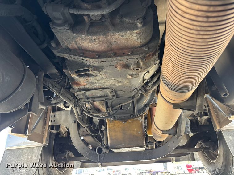 image for item YA3359 2003 Peterbilt 379 semi truck