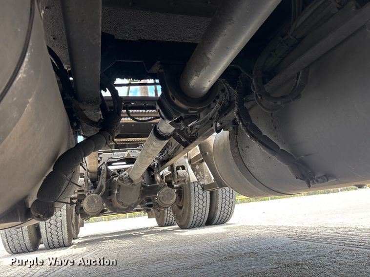 image for item YA3359 2003 Peterbilt 379 semi truck