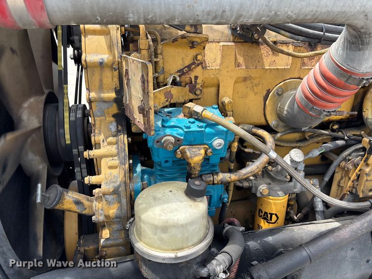 image for item YA3359 2003 Peterbilt 379 semi truck