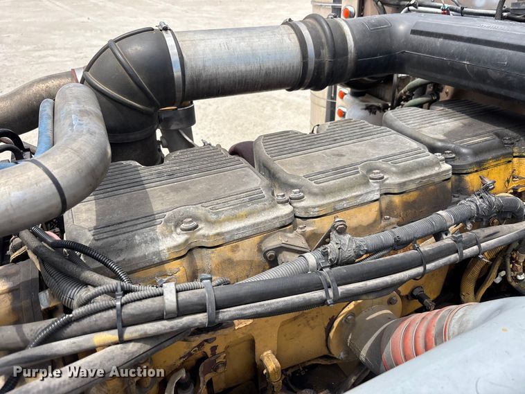 image for item YA3359 2003 Peterbilt 379 semi truck