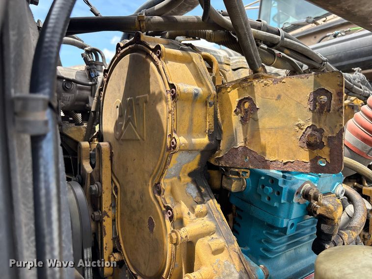 image for item YA3359 2003 Peterbilt 379 semi truck