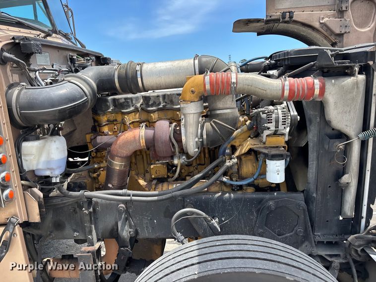 image for item YA3359 2003 Peterbilt 379 semi truck
