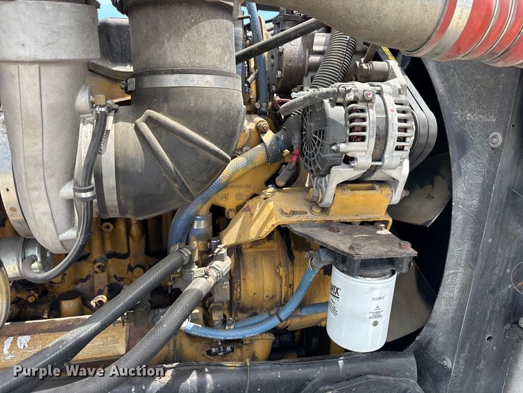image for item YA3359 2003 Peterbilt 379 semi truck