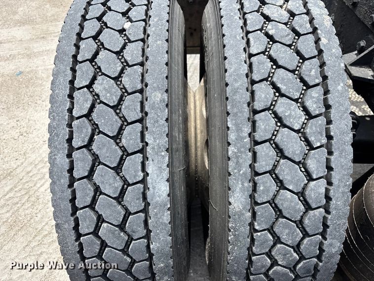image for item YA3359 2003 Peterbilt 379 semi truck