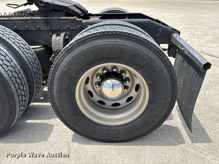 image for item YA3359 2003 Peterbilt 379 semi truck