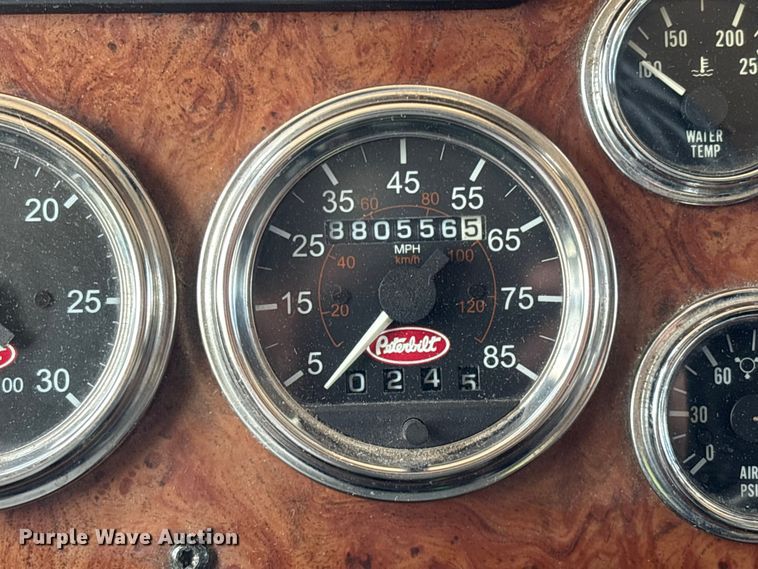 image for item YA3359 2003 Peterbilt 379 semi truck