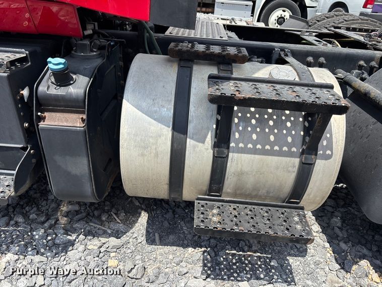 image for item YA3405 2020 International LT625 semi truck